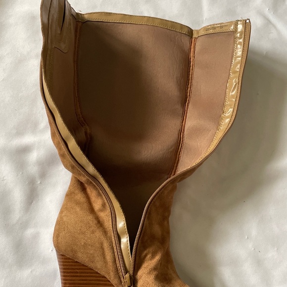 Fashionable Bakers Knee High Boots Brown Suede Wood Wedge Heels 8.5 B - Picture 4 of 12